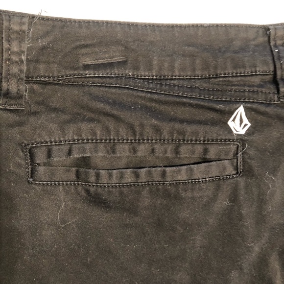 EUC - Volcom Ladies Shorts - Picture 5 of 6